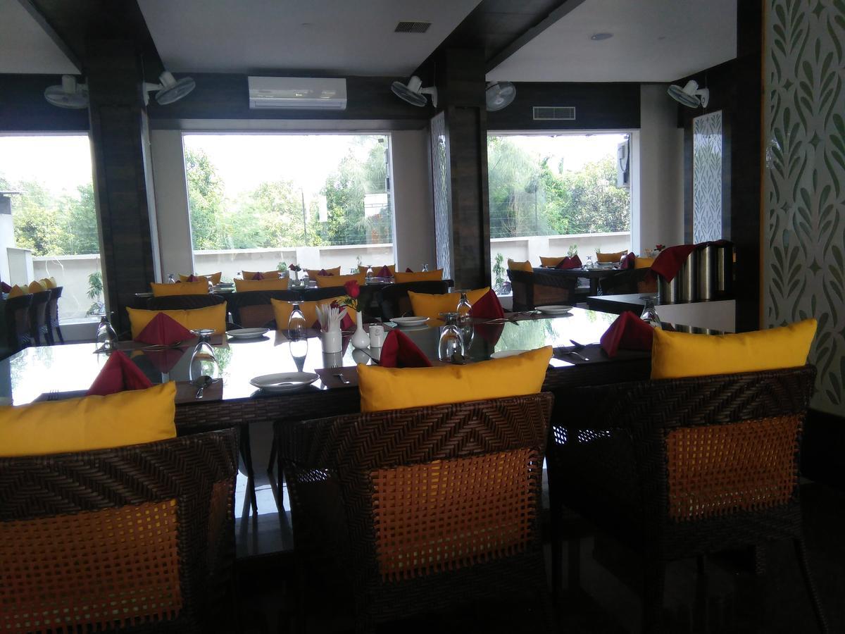 Silver Estate Resort Tikamgarh Exteriér fotografie